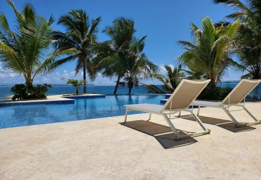 Beachfront villa pool in Cabrera